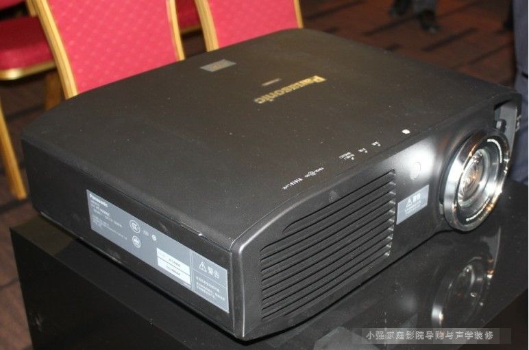 ׿3DͶӰC(j)PT-HZ900Cڴꑰl(f)