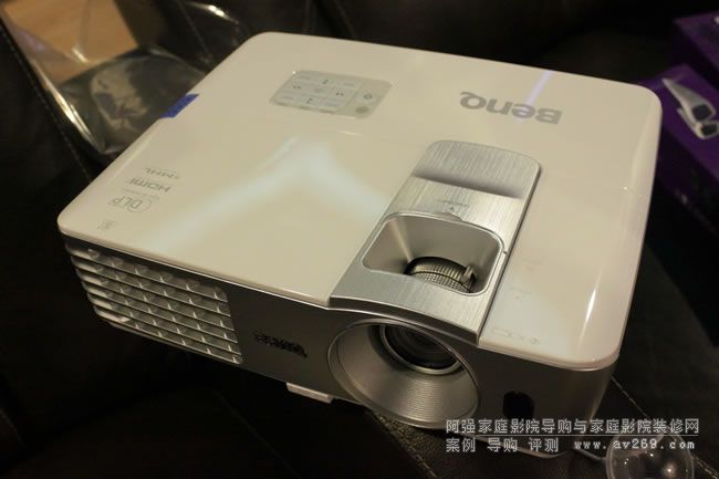 帶無線傳輸?shù)拿骰鵚1075投影機(jī)