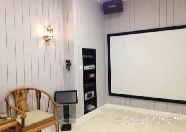 家庭影院中的嵌入式設(shè)備柜